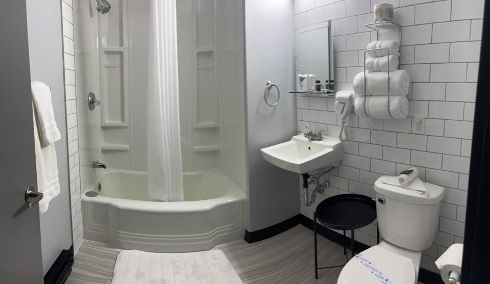 Acadian Hotel Stephenville Extérieur photo